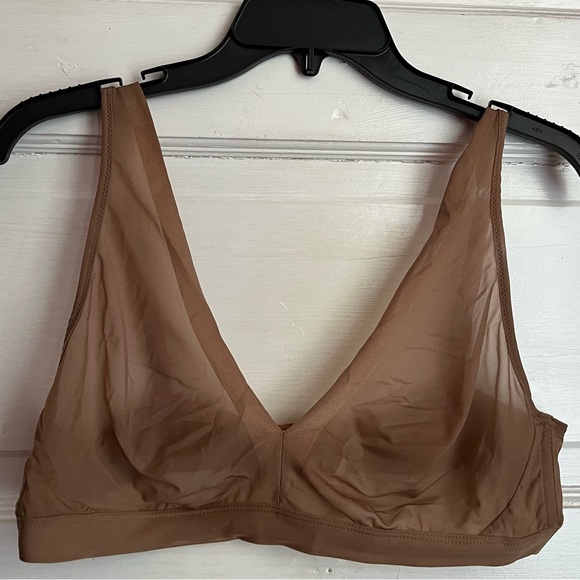 Mesh Triangle Bralette - Picture 4 of 6